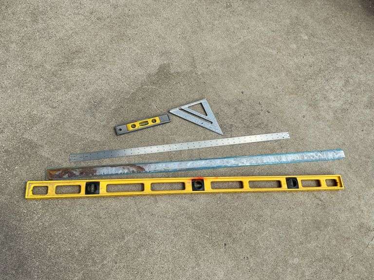 Plastic 4' level image