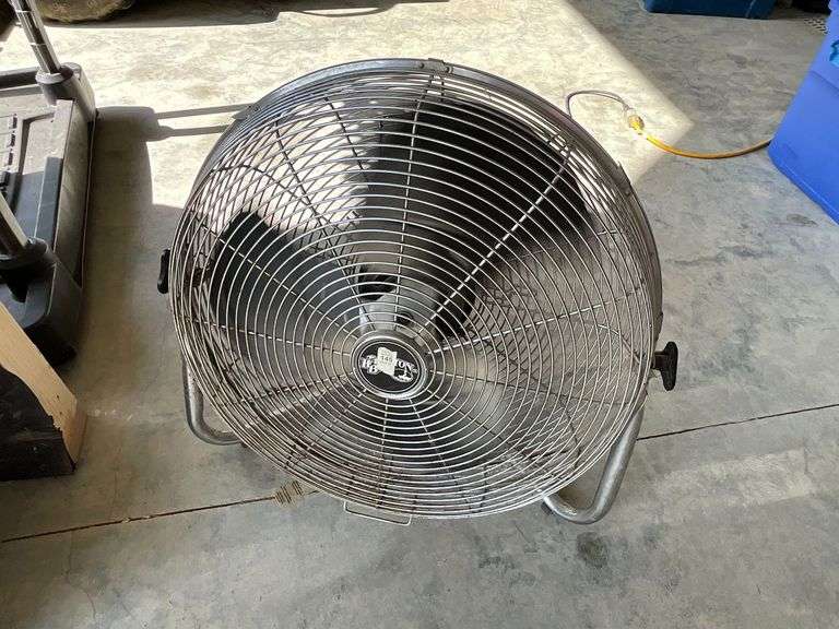 Hampton Bay fan image