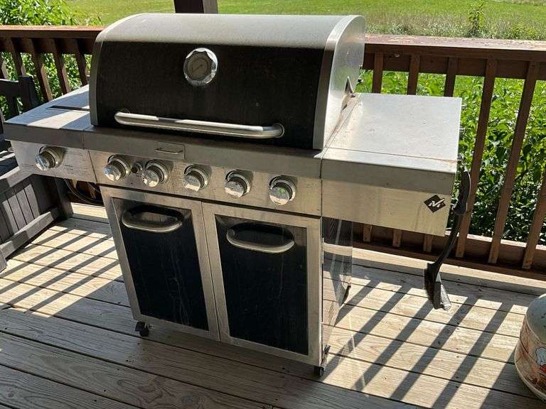 Member's Mark propane grill image