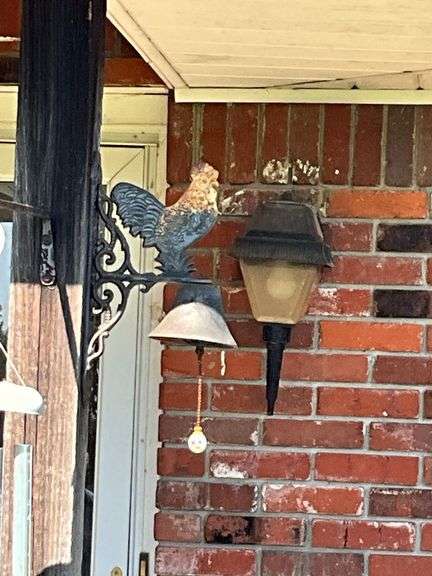 Rooster bell (Buyer responsible for removal), wind chime