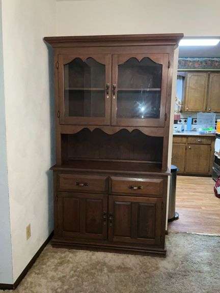 China cabinet, 2-piece image