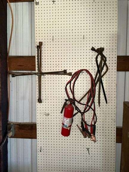 4-way, jumper cables, fire extinguisher image