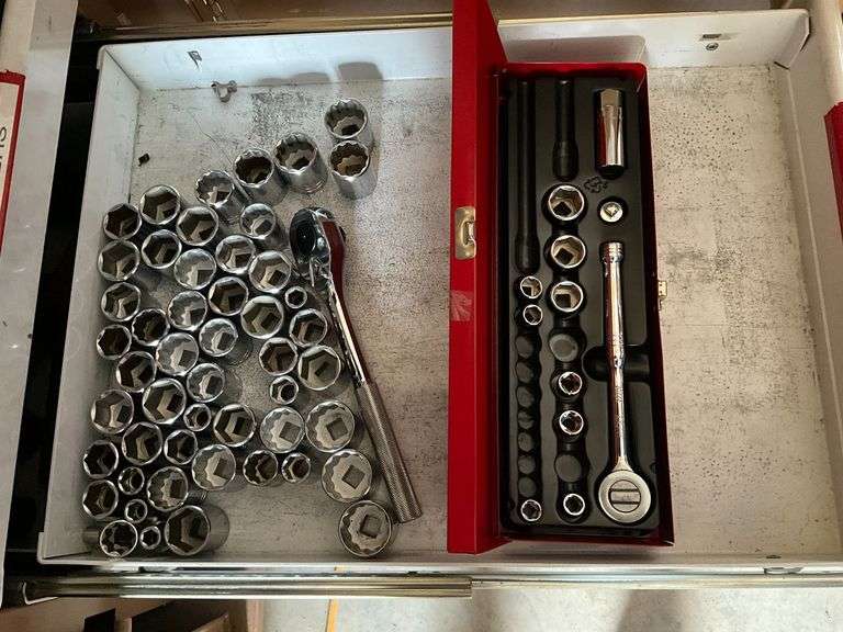1/2" drive Proto ratchet, Proto, Husky and other sockets image