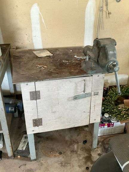 Cabinet with 4 1/2" Wilton vise image
