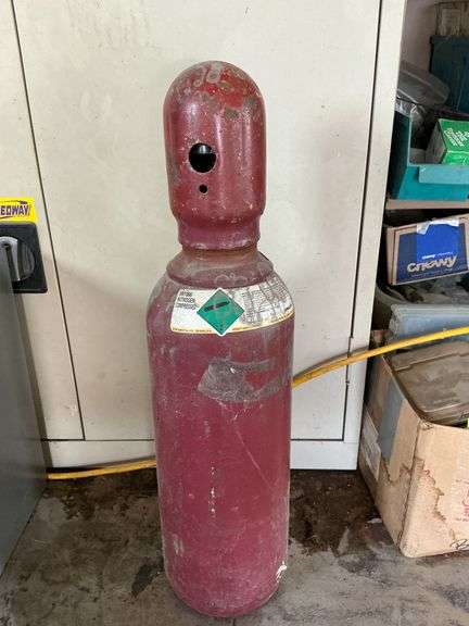 Small nitrogen bottle image