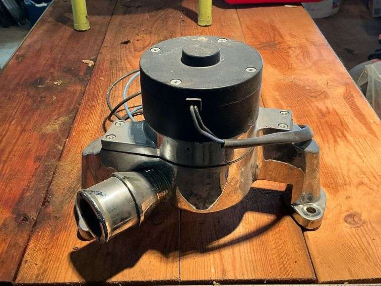 Automotive electric water pump image