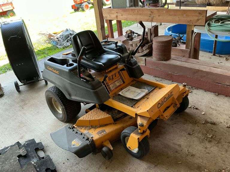 Cub Cadet zero turn mower, 54", Model FR691V Kawasaki 23 hp motor image