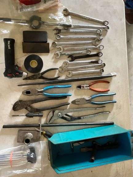 Channel lock pliers, Crescent adjustable pliers image