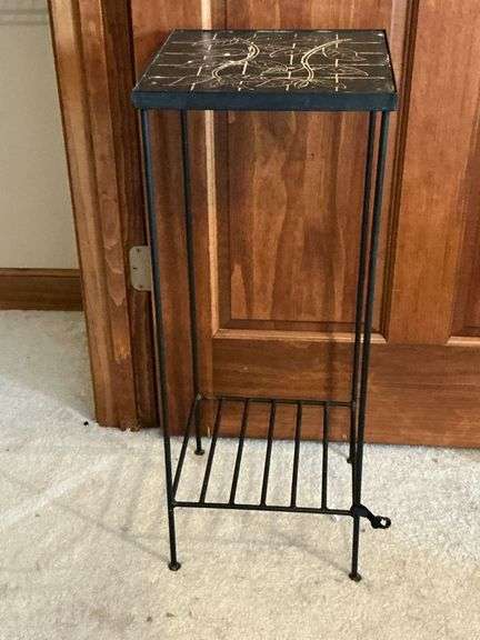 Plant stand image