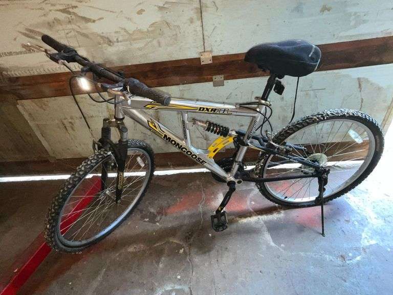 Mongoose 21-speed men's bike, mountain bike image