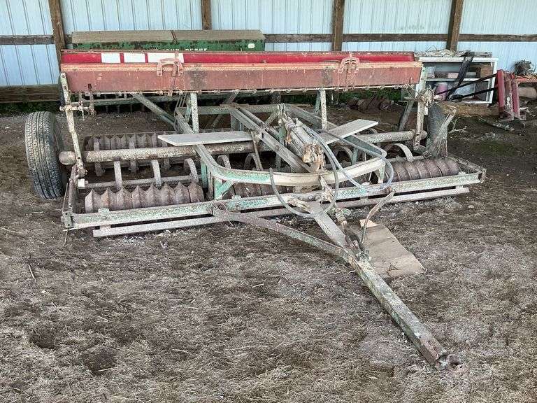John Deere? field harrow/packer/seeder image