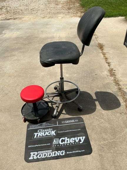 Rolling mechanics adjustable stool image