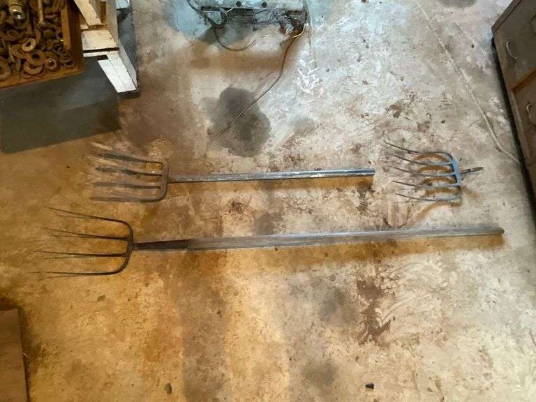 3 Hay hooks image