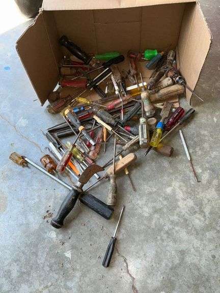 Assortment of screwdrivers image