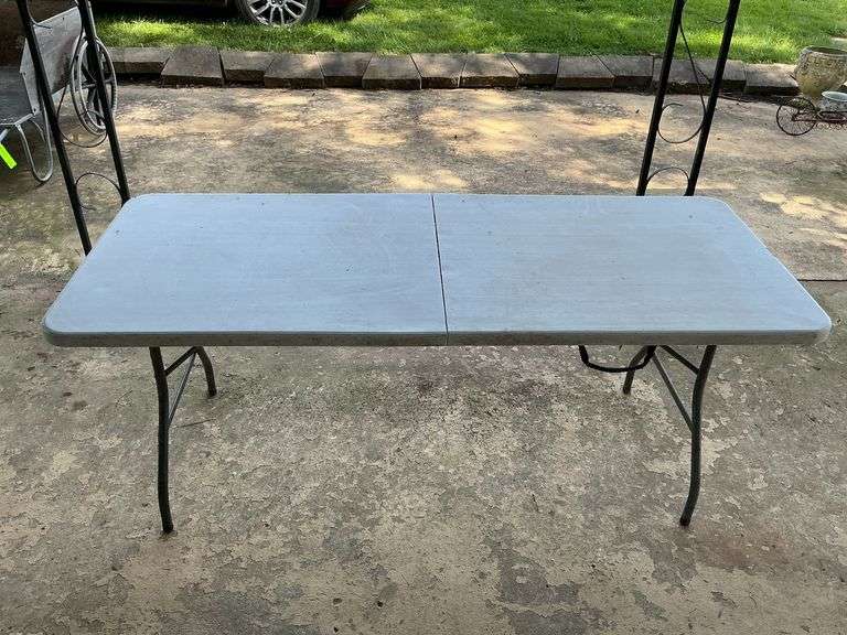 Cosco plastic 6' folding table image