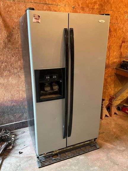 Whirlpool side by side refrigerator, working condition image