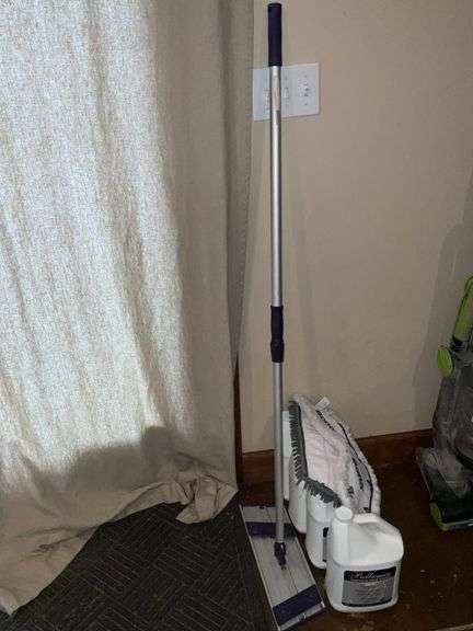 Bellawood hardwood floor cleaner image