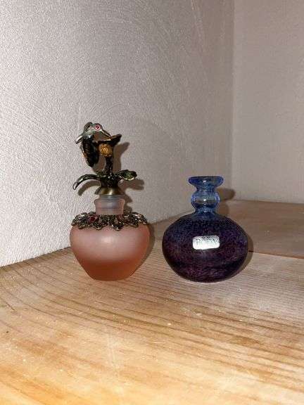 Pair of perfume bottles, hummingbird and Boda (no stopper) image
