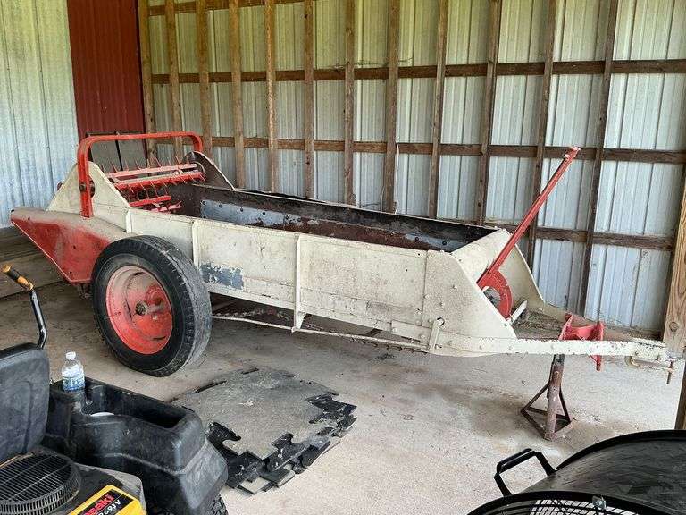 Manure spreader image