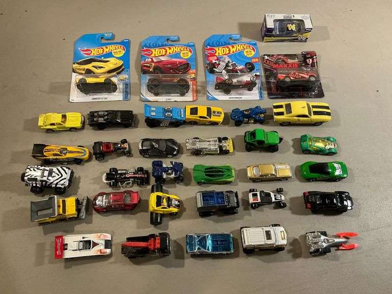 Die cast cars, trucks, etc. image