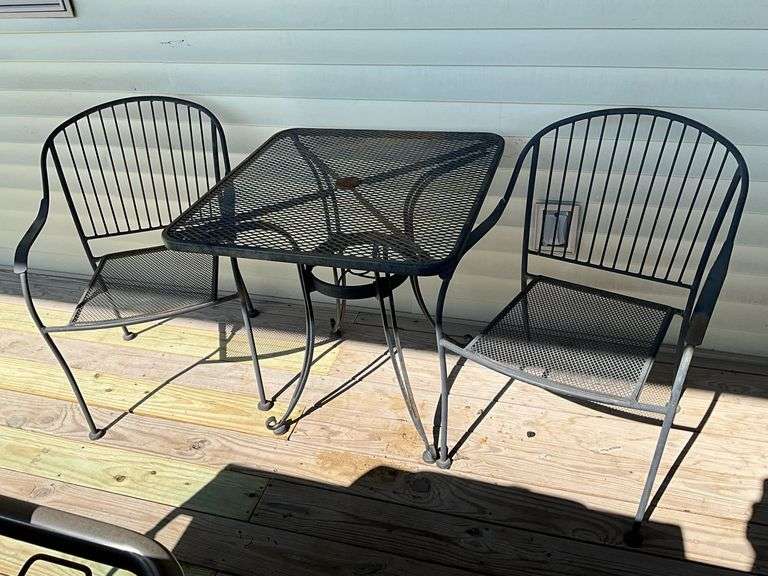 Metal patio table 28" x 28" x 29" T image