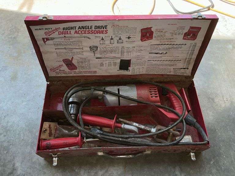 Milwaukee right angle drive drill. image