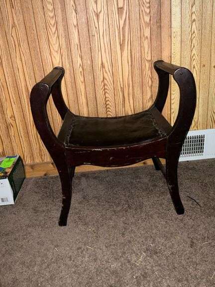 Saddle chair image