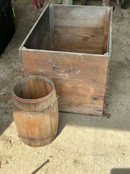 Wooden box image