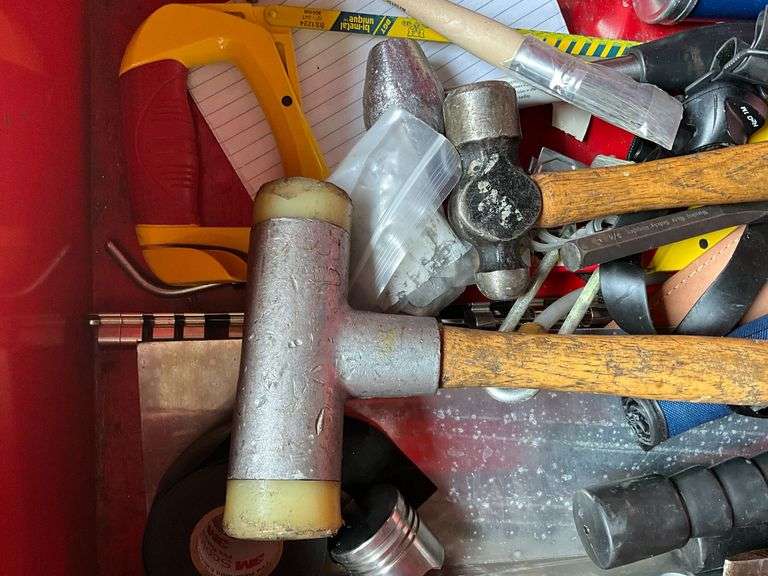 Hammers, chisels, oil suction gun, etc. image