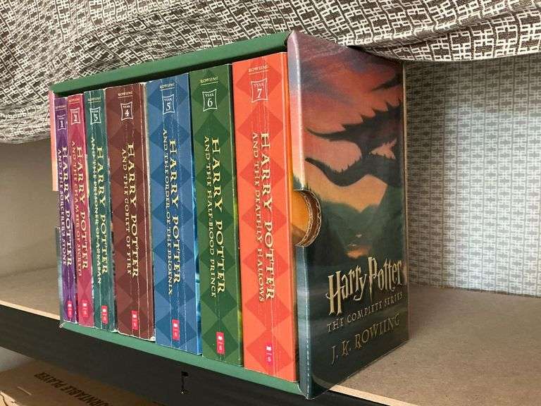 Harry Potter box set, Volumes 1-7 image