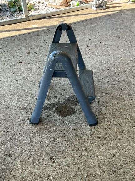 Plastic folding step stool
