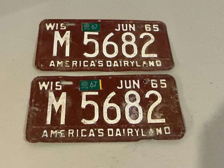 Wisconsin license plate with 1967 sticker image