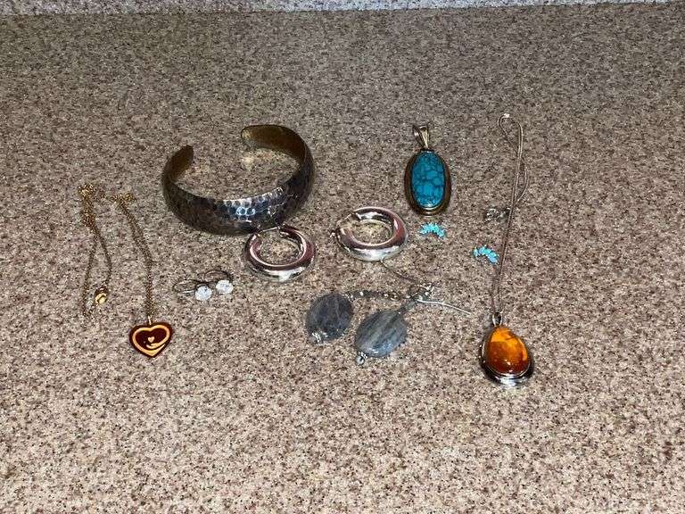 .925 pieces, earrings, bangles, 18" box chain and pendant image