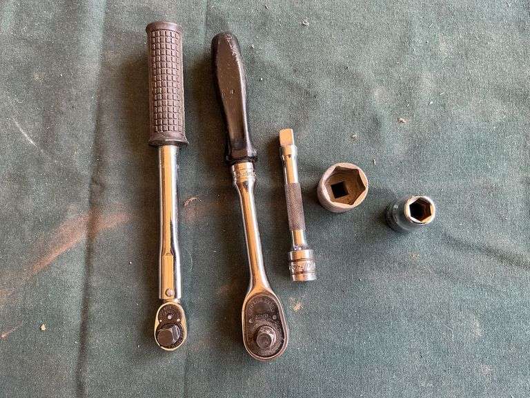 Snap-on ratchets (2) 3/8" drive image