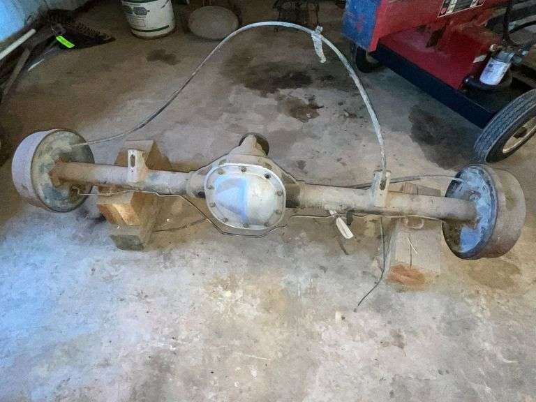 Ford 7 1/2' automotive rear end image