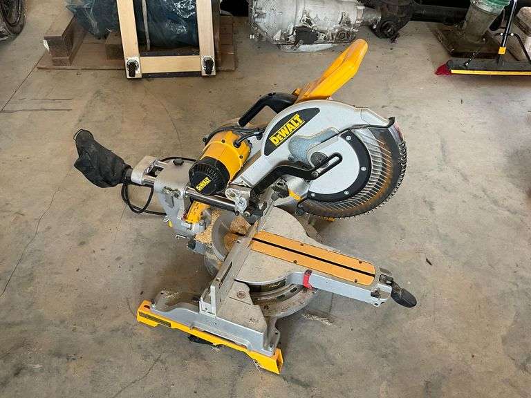 12" DeWalt double bevel sliding miter saw image