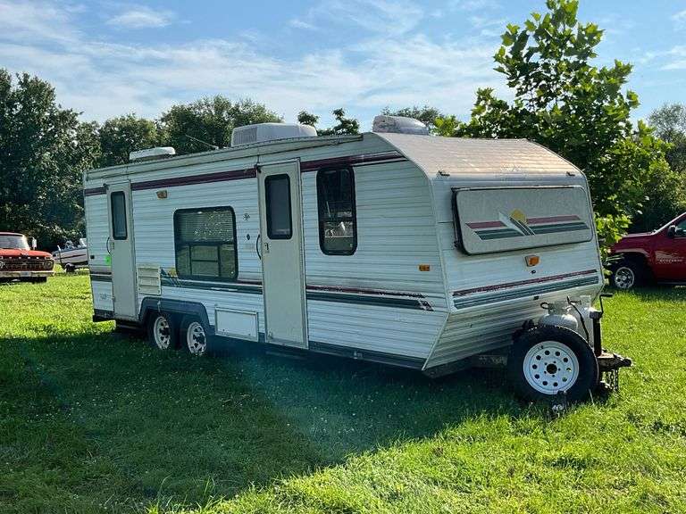 Coach Sunline 21' Camper, spare tire, 2 5/16" ball hitch image