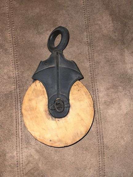 Wooden pulley No. 0 image