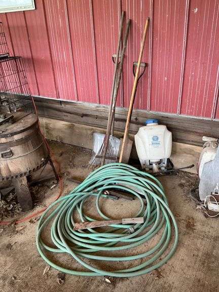 Harvest King back pack sprayer image