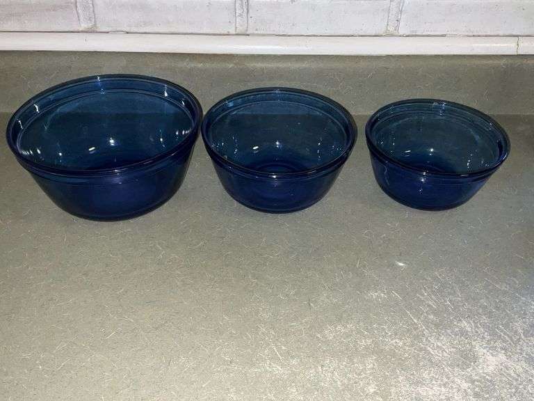 Anchor Hocking cobalt blue nesting bowls image