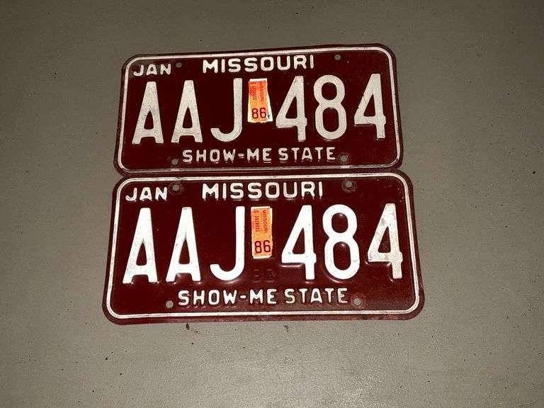 Pair of matching 1986 Missouri license plates. image