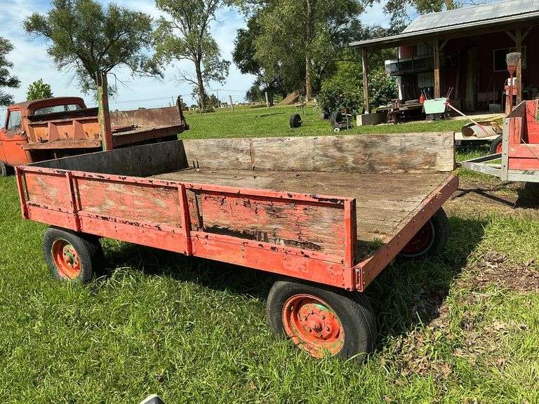 Farm wagon 7' x 11' image