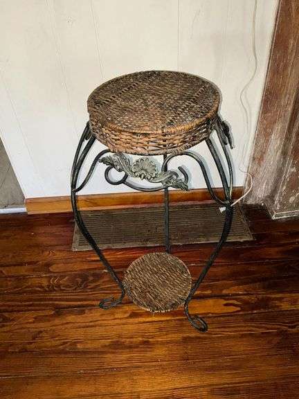 Plant stand image