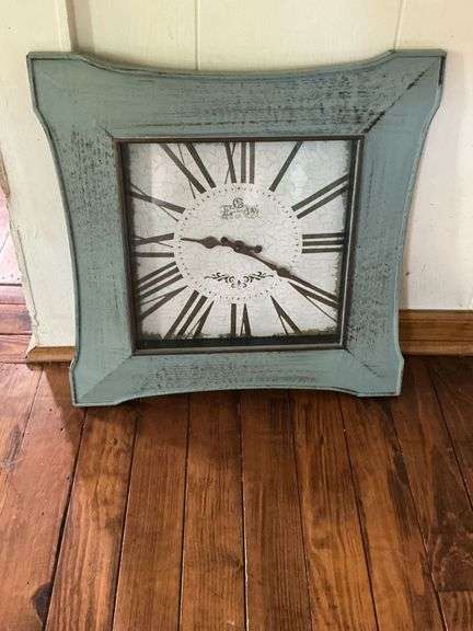 Battery-operated wall clock image