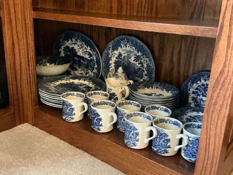 Romantic England Derbyshire Haddon Hall English Ironstone Dish Set image