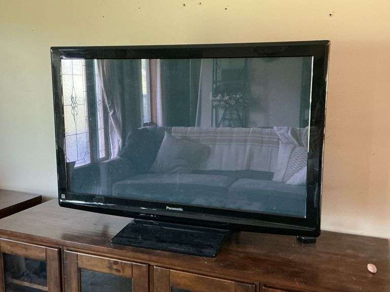 Panasonic Model TC-P46C2 flatscreen TV image