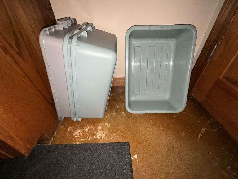 Bus tubs image