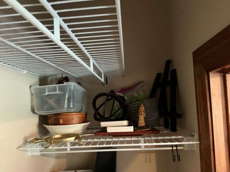 Planters, plate stand, turtle soap dish, wooden mushroom, etc. image