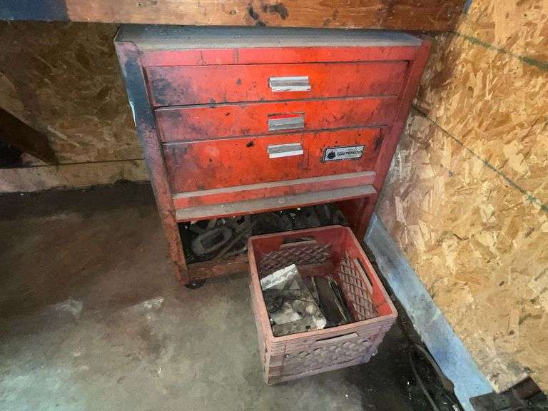 Waterloo toolbox, 27" x 17" x 32" T image