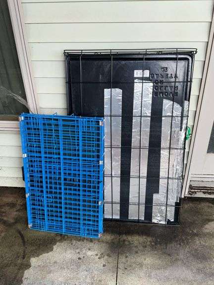 Pair of dog crates, up to 42" image